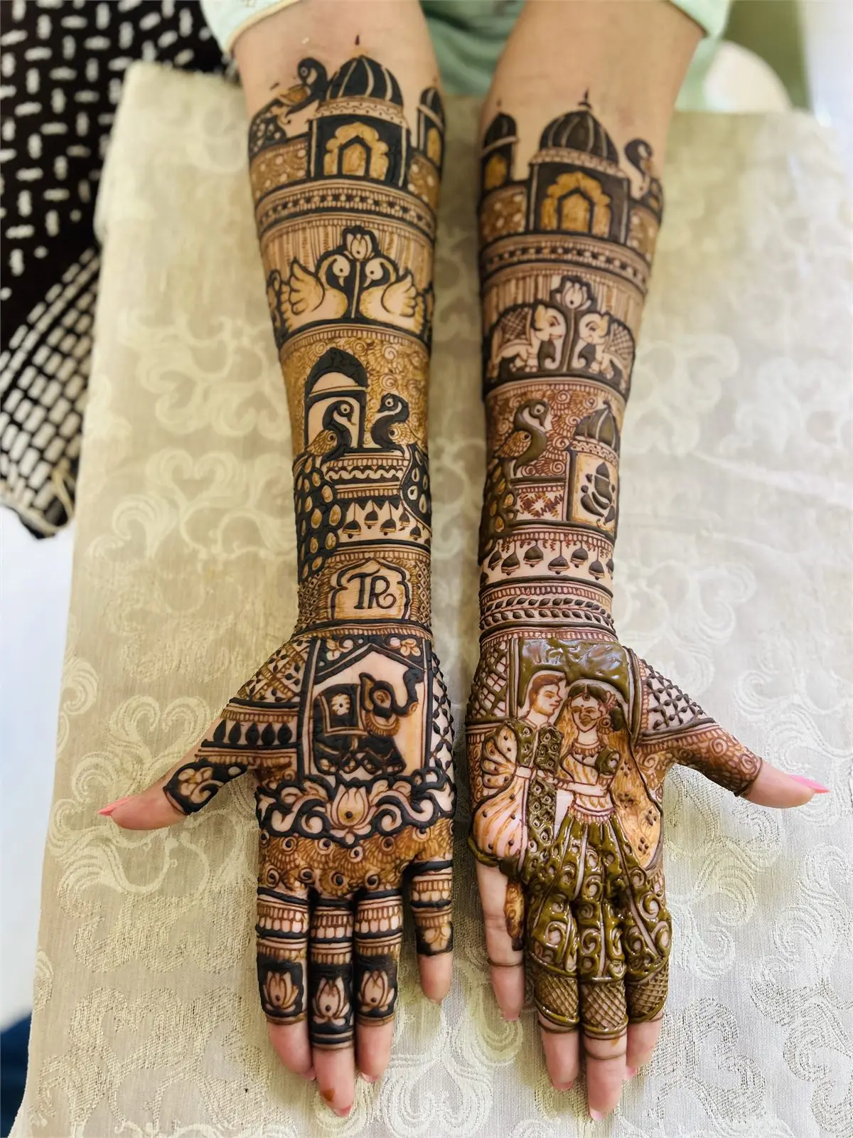 Bridal mehndi design by Shiva Mehndi Art
