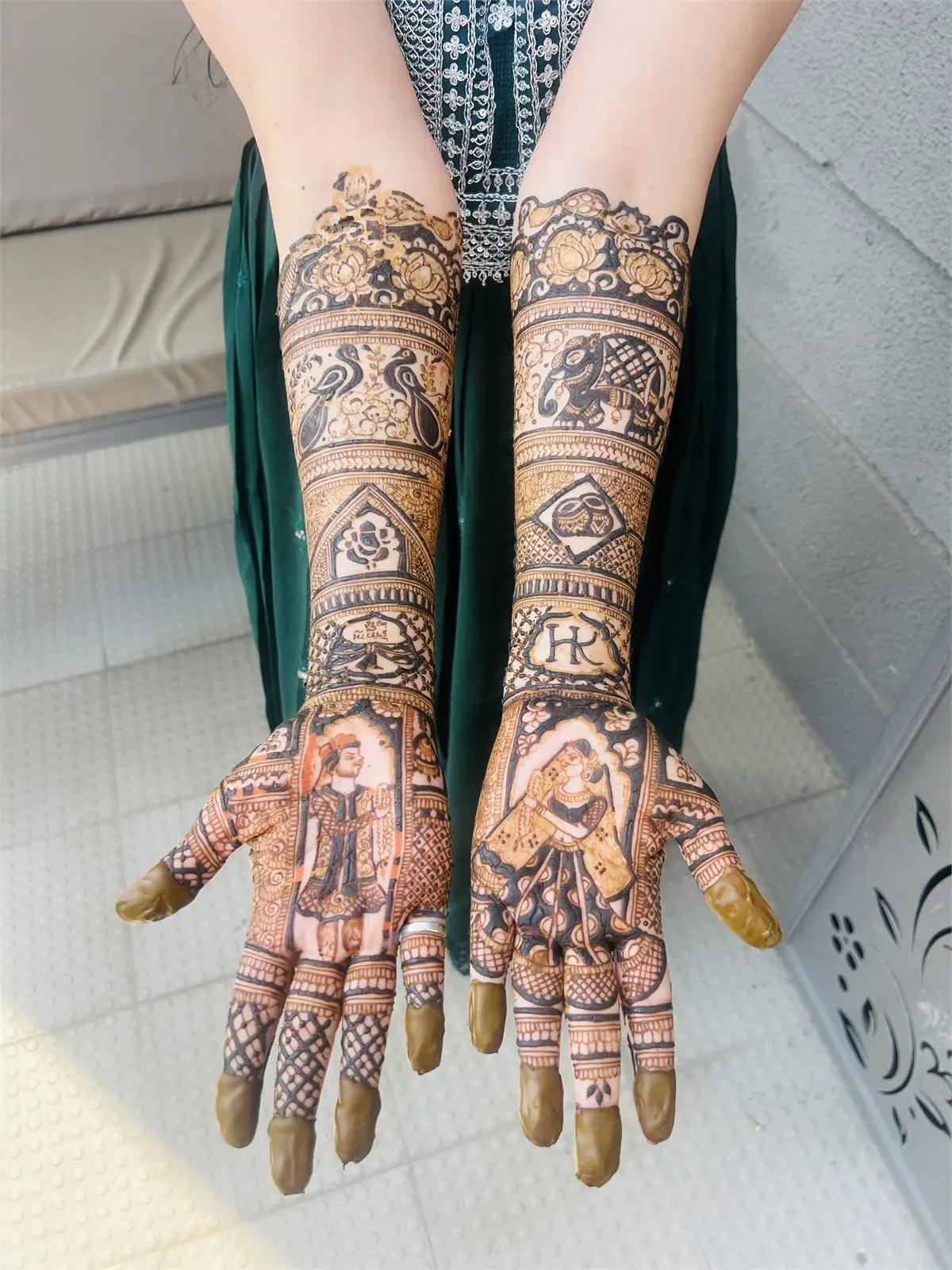 Bridal mehndi design by Shiva Mehndi Art